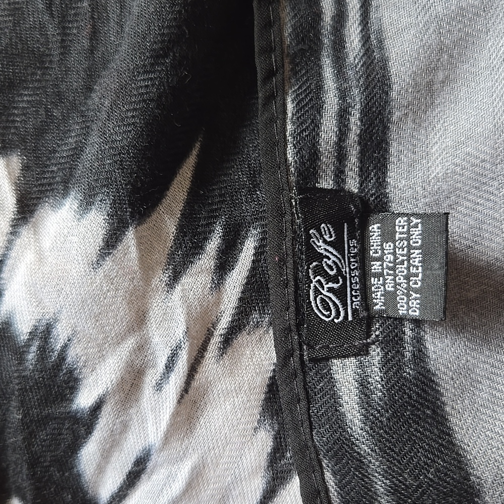 🖤 Black Gray Ombré Zebra Print Lightweight Wrap Scarf 30x72 - Picture 13 of 13